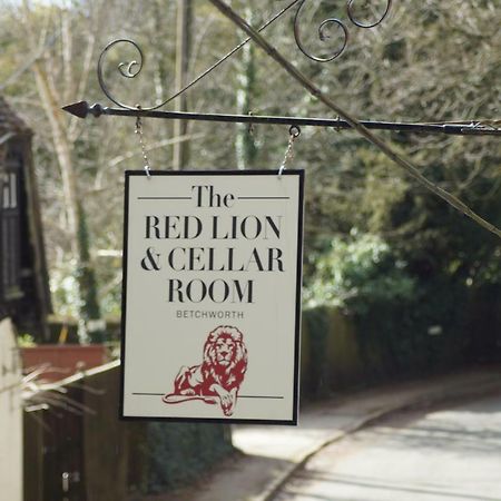 The Red Lion & Cellar Room, 贝奇沃思 外观 照片