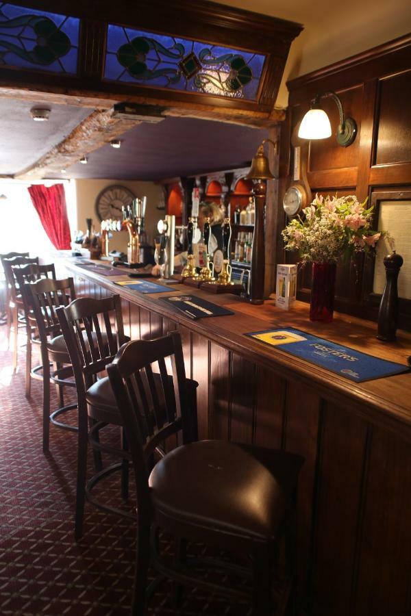 The Red Lion & Cellar Room, 贝奇沃思 外观 照片