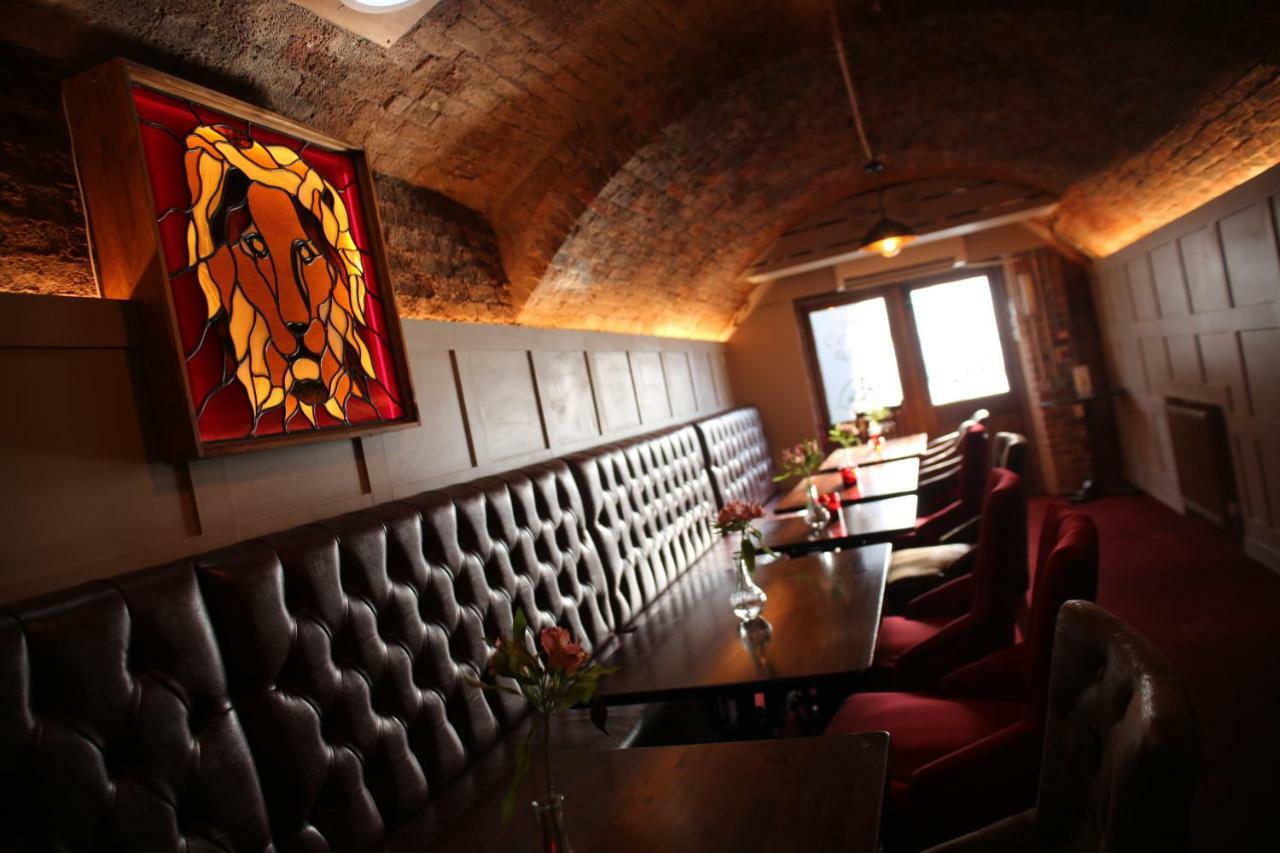 The Red Lion & Cellar Room, 贝奇沃思 外观 照片